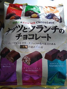 名糖　ナッツとクランチのチョコレート　２２４ｇの商品写真