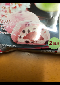 モチクリーム　苺のわらびもちアイス　２Ｐのレビュー画像