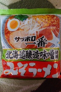 サッポロ一番　みそラーメン北海道醸造味噌　１０４ｇの商品写真