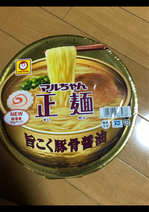 マルちゃん　マルちゃん正麺カップ豚骨醤油　１２１ｇの商品写真