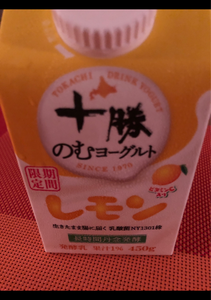 日清ヨーク　十勝のむヨーグルトレモン　４５０ｇの商品写真