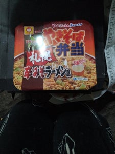 マルちゃん　やきそば弁当札幌辛みそ拉麺風　１１５ｇの商品写真