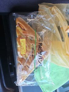 ヤマザキ　三角ピザパンの商品写真