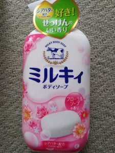 ミルキィＢＳ　フローラルＳの香りポンプ付５５０ｍｌの商品写真