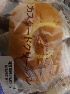 オリエンタルＢ　カスタードクリームパンの商品写真