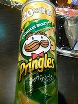 プリングルズサワークリーム&オニオン増量 132g