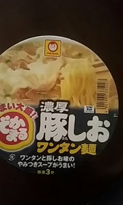 マルちゃん　でかまる濃厚豚しおワンタン麺　１３８ｇの商品写真