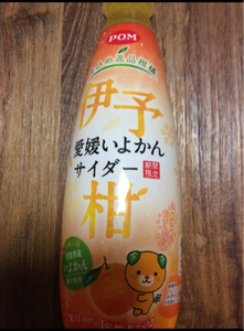 ＰＯＭ　えひめ逸品柑橘いよかんサイダー　４１０ｍｌの商品写真