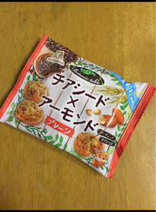 森永製菓　チアシードアーモンドプレーン　３３ｇの商品写真