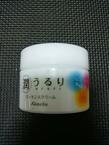 うるり　保湿エッセンスクリーム　１００ｇのレビュー画像