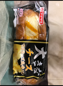 大きなチーズマヨネーズ風味パン