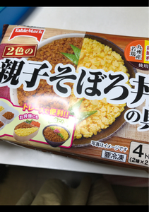 テーブルマーク　２色の親子そぼろ丼の具　１００ｇの商品写真