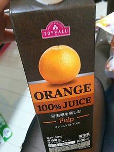 トップバリュ　オレンジ１００％パルプ入　１Ｌ商品写真