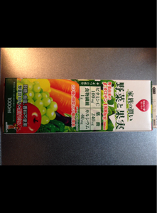 スジャータ　家族の潤い野菜と果実　１Ｌの商品写真