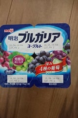 ブルガリアYO ジューシー4種の葡萄 75gX4