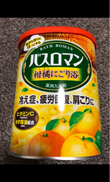 アース バスロマン 柑橘にごり浴 680g