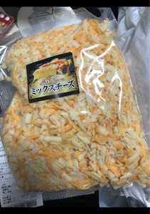 ウェル　モッツァレラシュレッド　４００ｇの商品写真