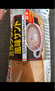 ミルクココア風味サンド（ココアクリーム＆ココアホイの商品写真