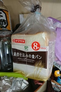 ヤマザキ　湯捏仕込みの食パン　８枚の商品写真