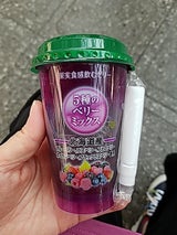 サスナデリコム 果実食感飲むゼリーベリーM160g
