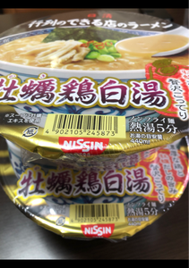 日清 行列のラーメンカップ牡蠣鶏白湯 111g