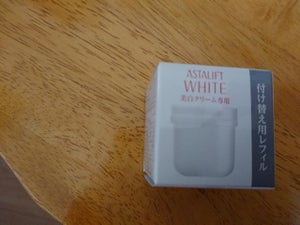 アスタリフト　ホワイトクリームレフィル　３０ｇの商品写真