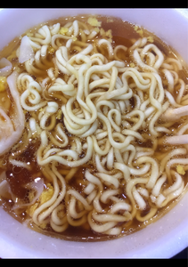 マルちゃん　麺ダイニングワンタン麺　醤油味　９９ｇのレビュー画像