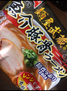 テーブルマーク　麺屋武蔵監修魚介豚骨ラーメン　１食の商品写真