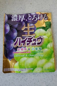 森永製菓　生ハイチュウ赤葡萄白葡萄　６０ｇの商品写真