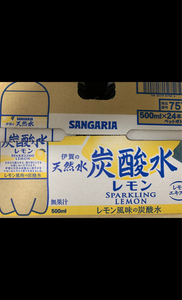 サンガリア　天然水炭酸水レモン　５００ｍｌ×２４Ｐの商品写真