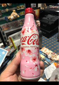 コカコーラ　コカコーラ　ボトル缶　２５０ｍｌの商品写真