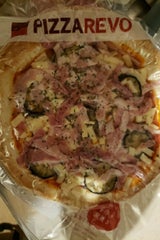 PIZZAREVO 茄子とベーコンのアラビアータ