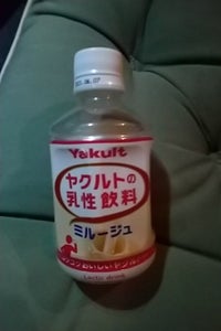 ヤクルトの乳性飲料ミルージュ　ＰＥＴ　２８０ｍｌの商品写真