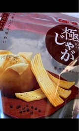 カルビー 極じゃがこだわり燻製胡椒 33g