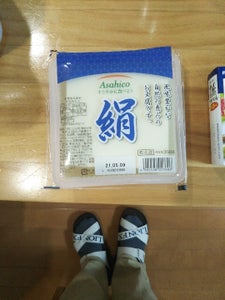 ホーム　厳選丸大豆豆腐　絹　３５０ｇの商品写真