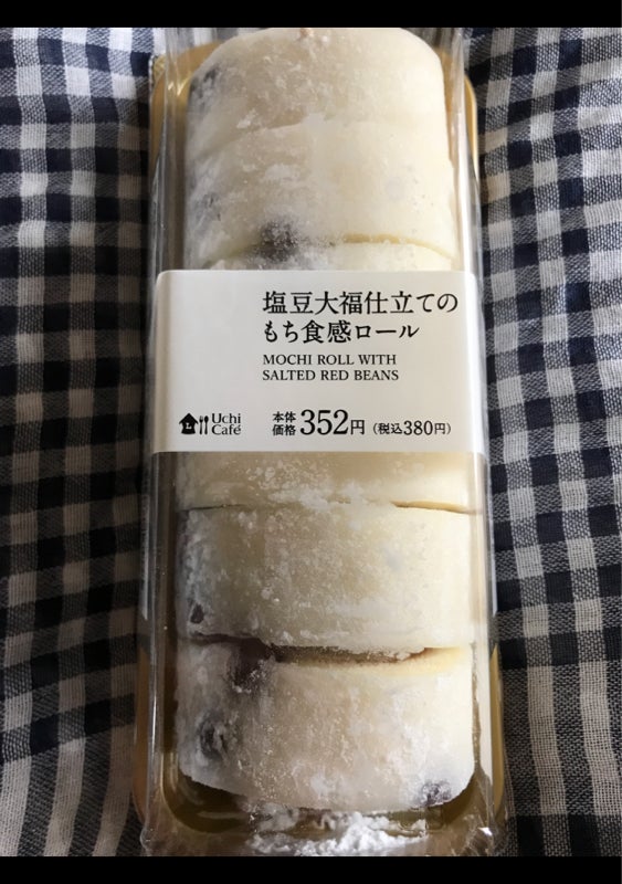 塩豆大福仕立てのもち食感ロール