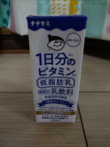 チチヤス　１日分のビタミンミルク　２００ｍｌの商品写真
