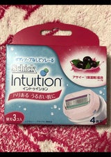 イントゥイション ハリあるうるおい肌に替刃 3個