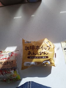 白石食品工業 珈琲ホイップあんぱんの商品写真