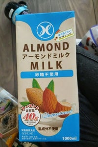 九州乳業　みどり　アーモンドミルク砂糖不使用　１Ｌの商品写真