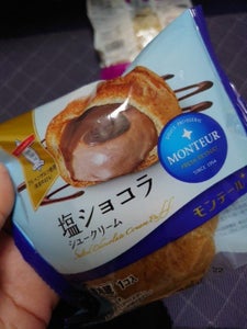 モンテール　塩ショコラシュークリーム　１個の商品写真