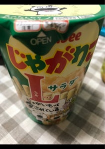 カルビー　じゃがりこサラダ　Ｌサイズ　６８ｇの商品写真
