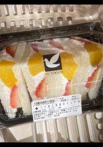 ヤマザキ　いちごと黄桃のサンドの商品写真
