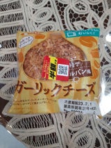 第一パン ガーリックチーズマヌルパン風