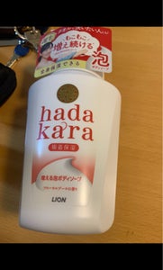 hadakara(ハダカラ) ボディソープ 泡タイプ フローラルブーケの香り　本体５５０ｍｌのレビュー画像