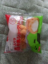 大山乳業 白バラ牛乳シュークリーム 1個