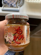 赤マルソウ 油みそ豚肉入り 140g