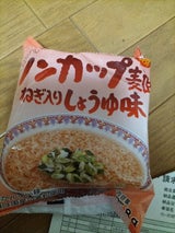 トーエー ノンカップ麺ねぎ入しょうゆ味 75.8g