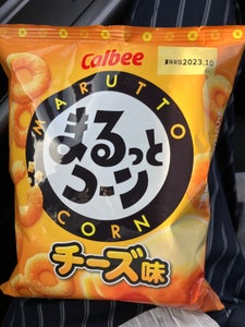 カルビー まるっとコーンチーズ味 50gの商品写真