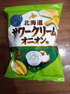 山芳製菓　ＰＣ北海道サワークリームオニオン味４７ｇの商品写真